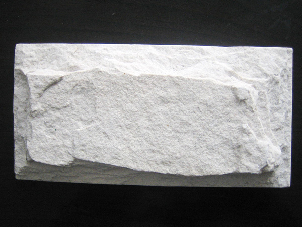 白色蘑菇石